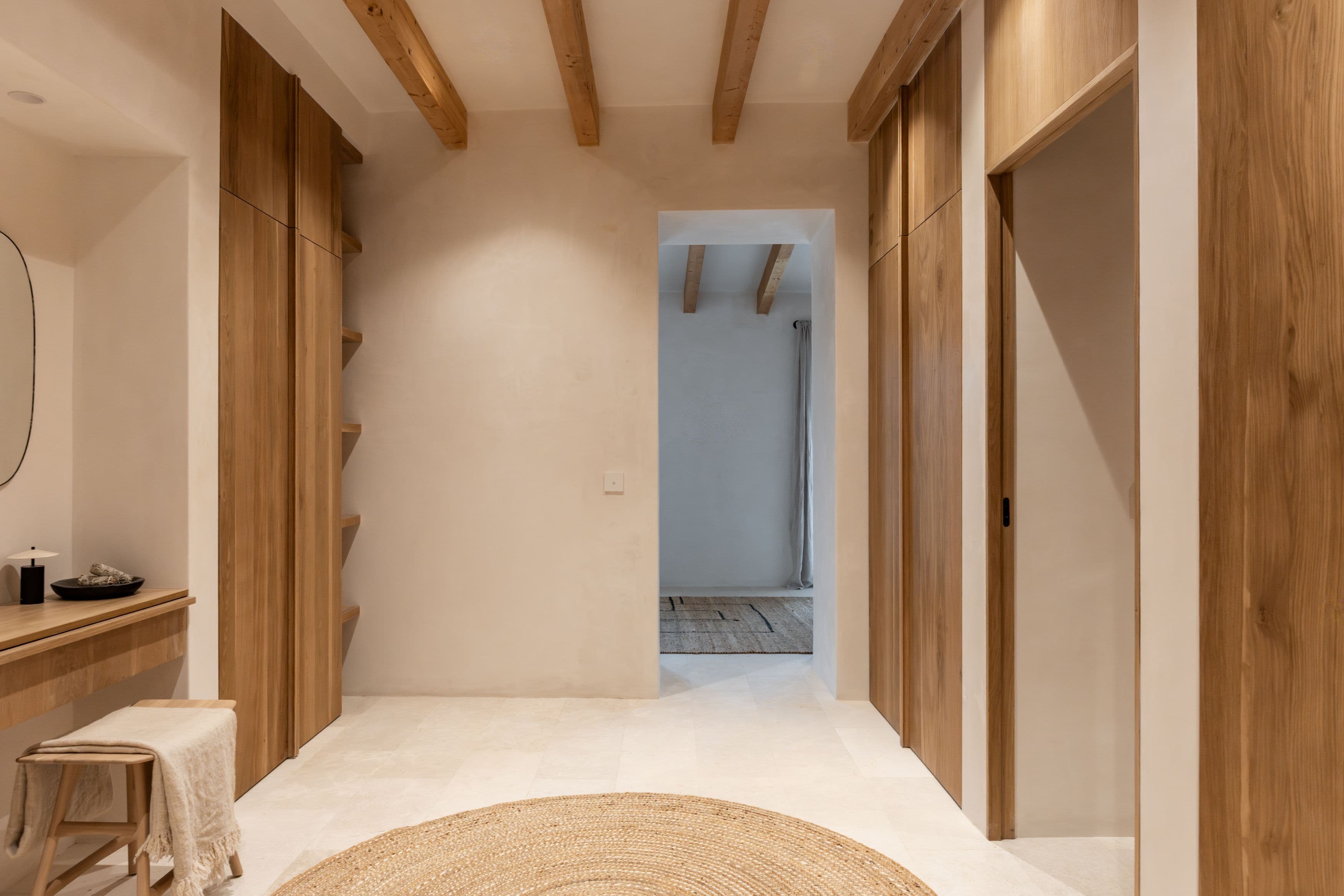 walk-in wardrobe